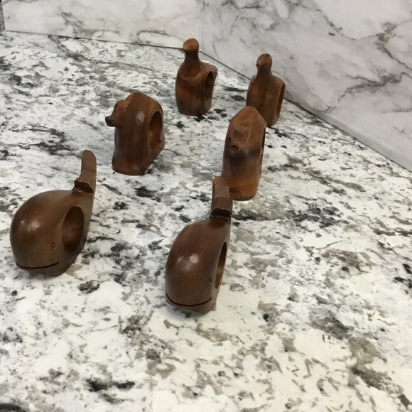 Set Of 6 Hand Craved Animal Napkin Rings - Picture 3 of 12